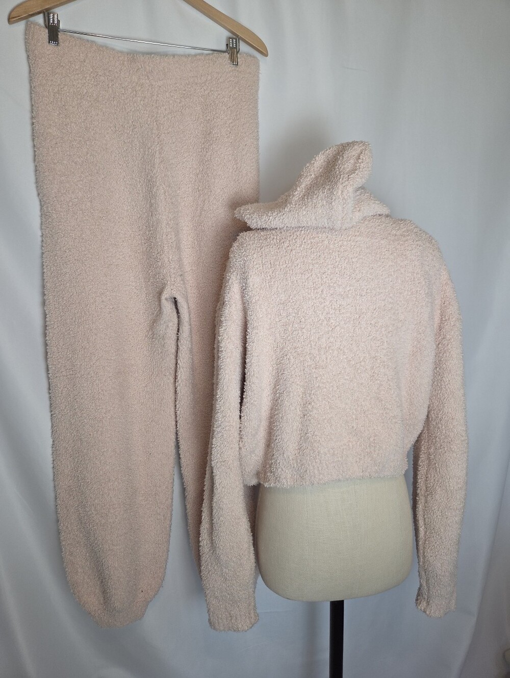 Skims Three Piece Cozy Set Pink Jogger Pants Hoodie Cropped Tank - Picture 4 of 15